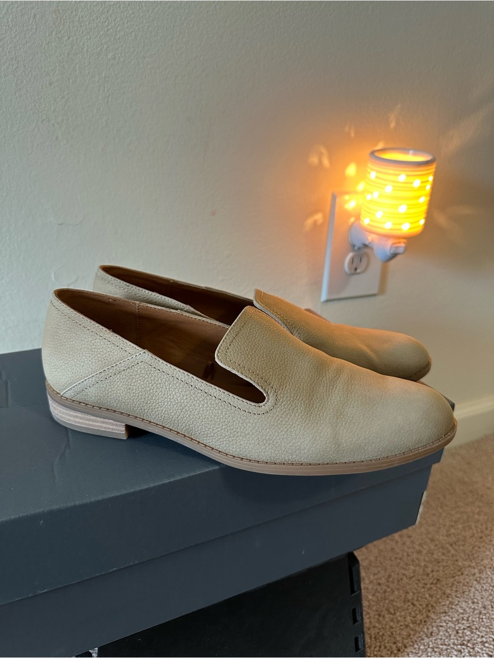 Lucky Brand Cahill Leather Flat, Women’s size 9.5